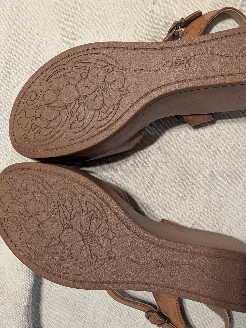 Women’s Brown Leather Platform Clogs NWOT - Picture 3 of 6